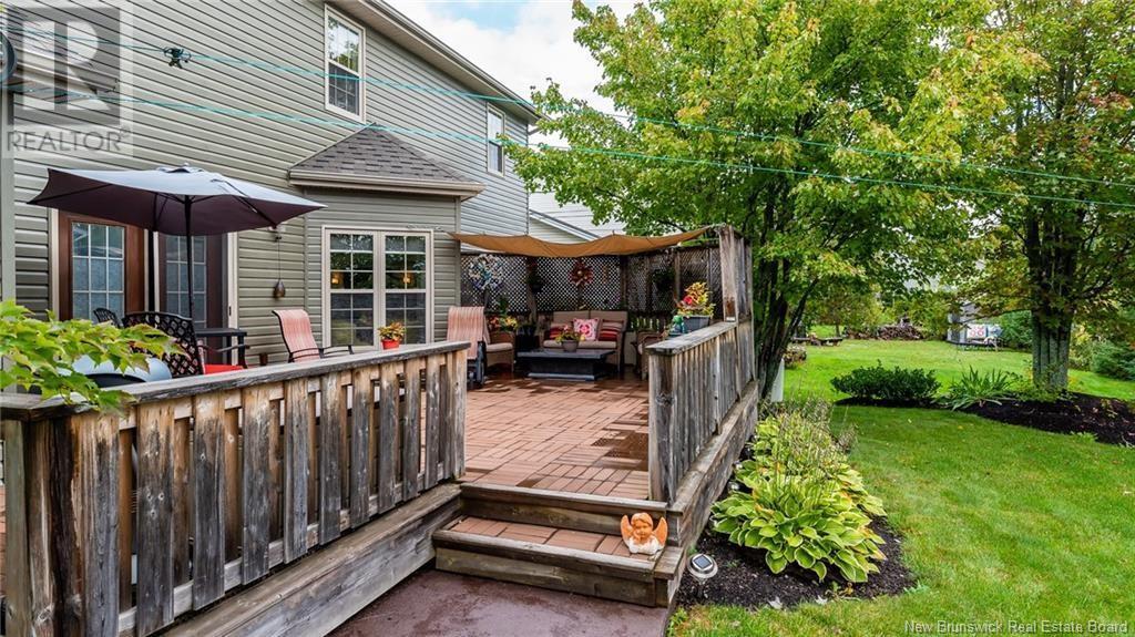 Property at 252 Sunshine Drive image 5