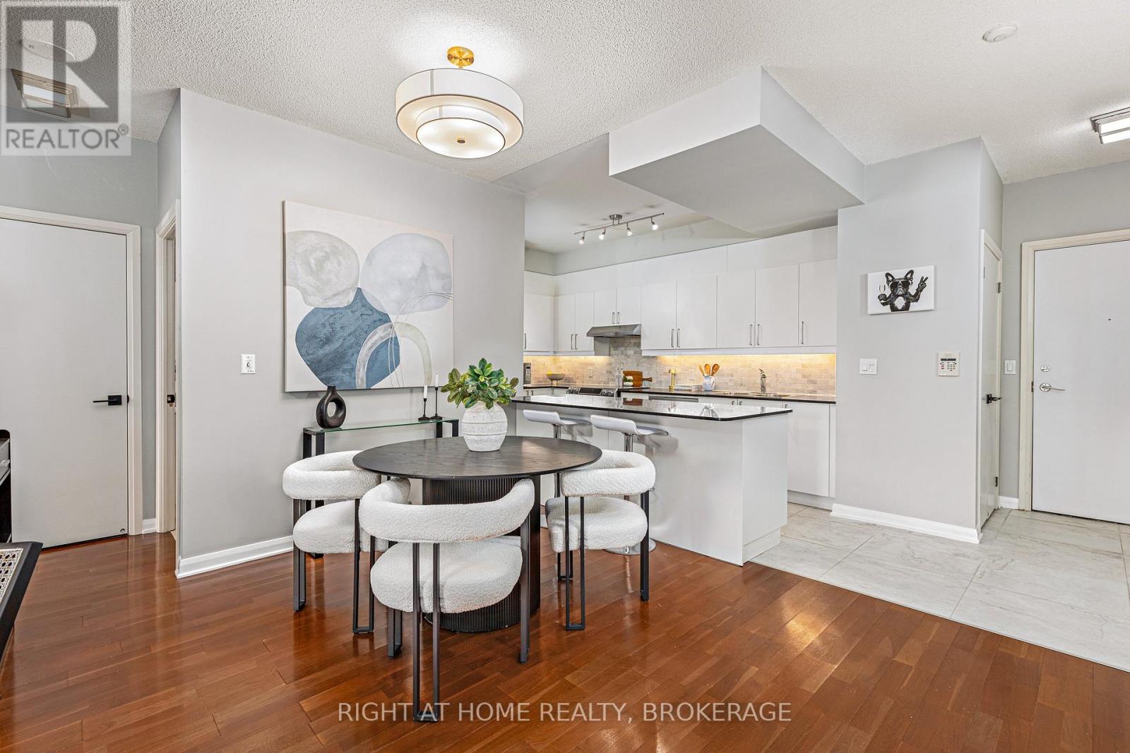 703 - 18 Beverley Street, Toronto, Ontario  M5T 3L2 - Photo 10 - C12101539