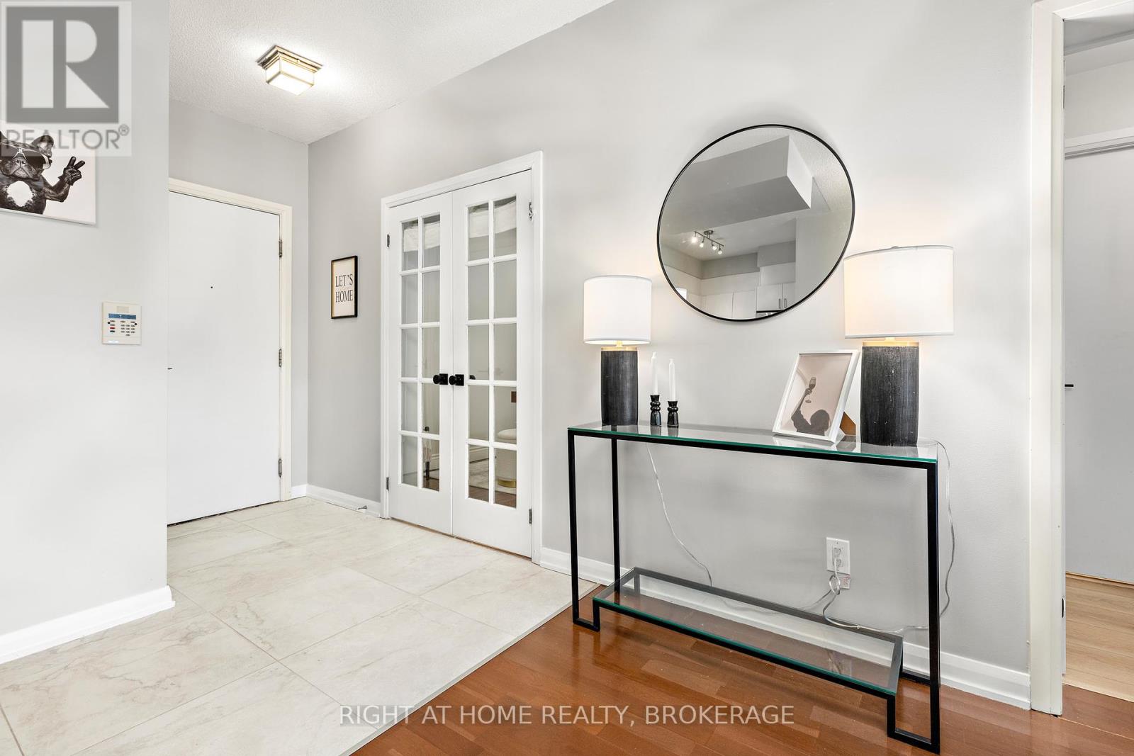 703 - 18 Beverley Street, Toronto, Ontario  M5T 3L2 - Photo 11 - C12101539