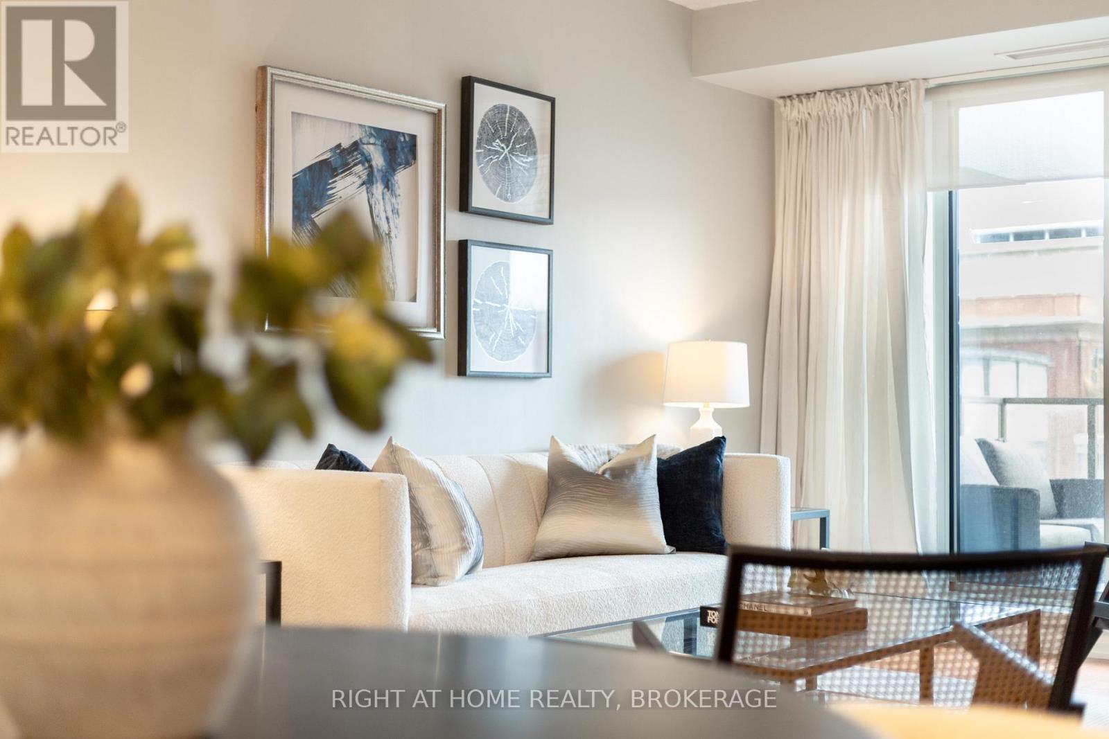 703 - 18 Beverley Street, Toronto, Ontario  M5T 3L2 - Photo 4 - C12101539