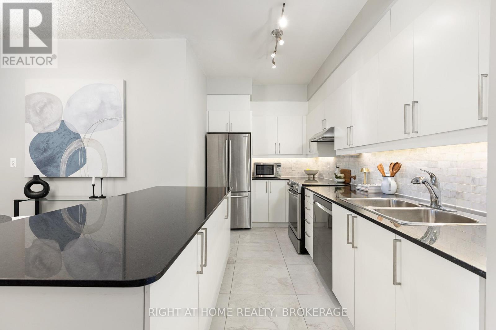 703 - 18 Beverley Street, Toronto, Ontario  M5T 3L2 - Photo 9 - C12101539