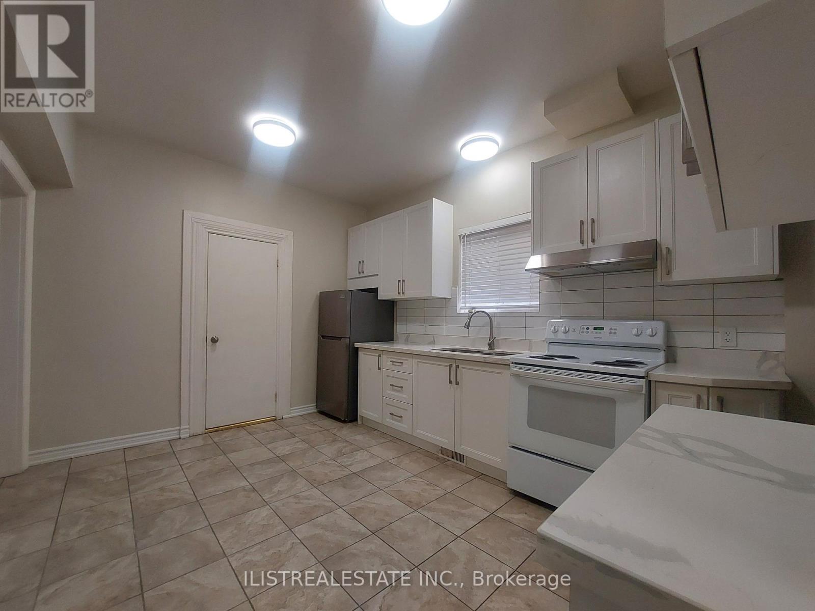 Property at 222 ATHOL STREET E image 5