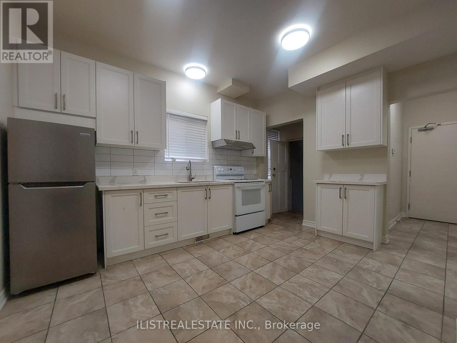 Property at 222 ATHOL STREET E image 5