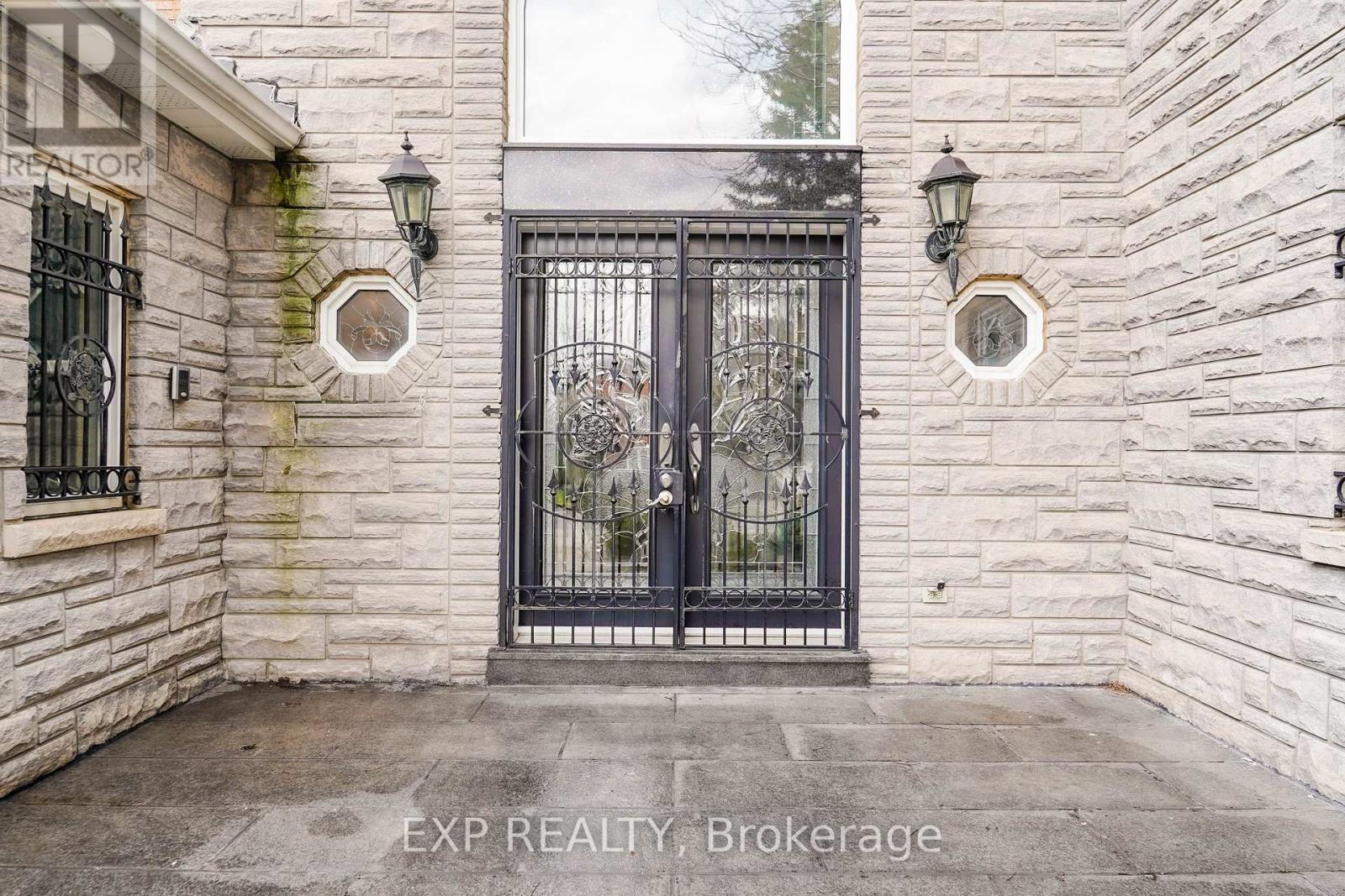 Property at 61 GLENAYR ROAD image 2