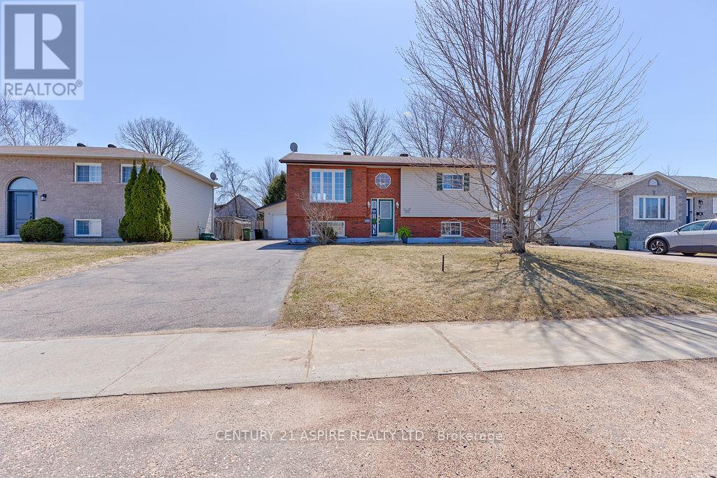 Property at 7 DANIEL AVENUE image 1