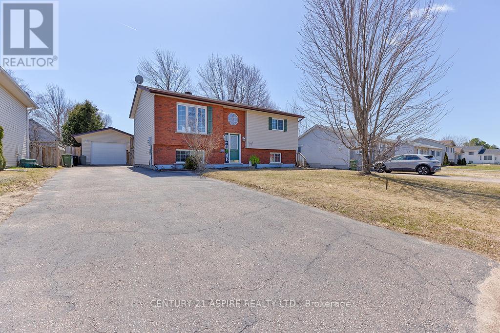 Property at 7 DANIEL AVENUE image 2