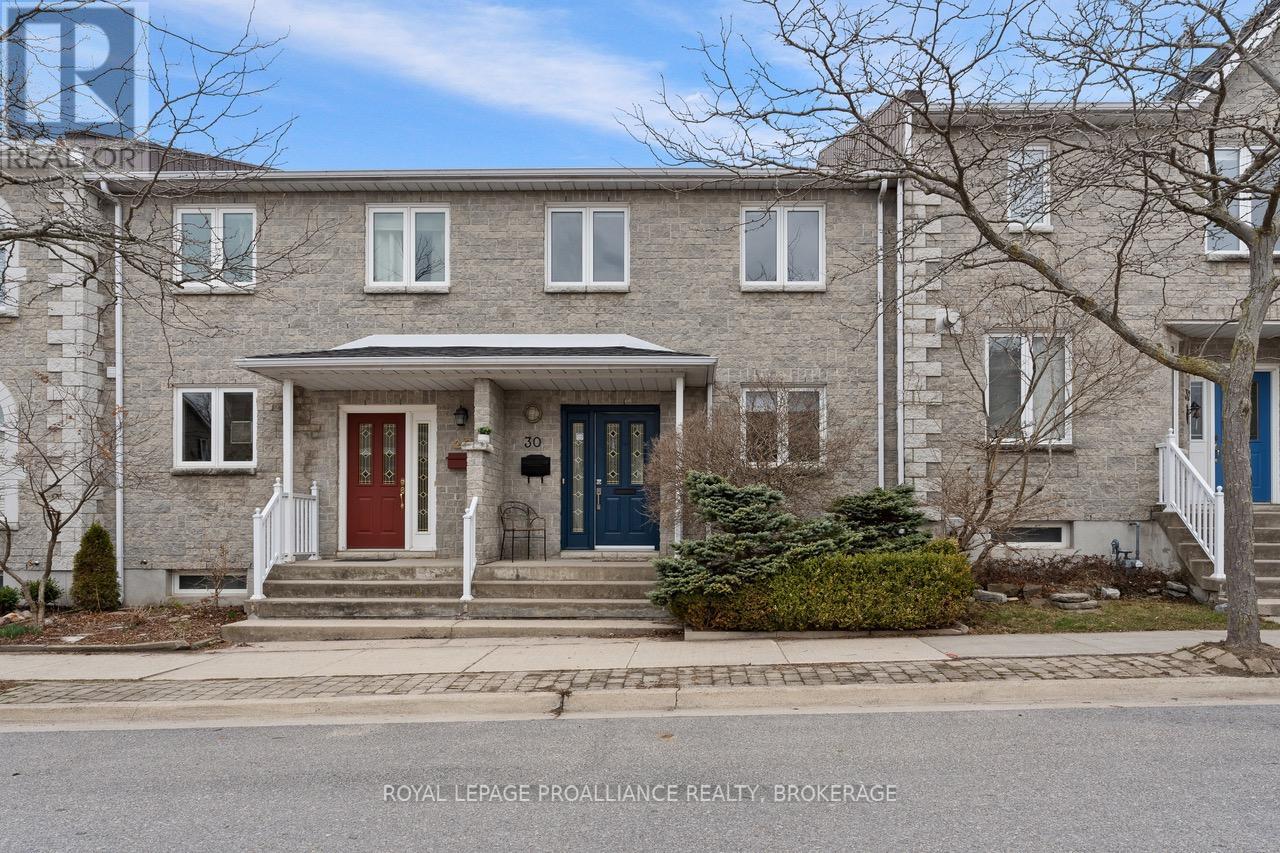 30 YONGE STREET, kingston (central city west), Ontario