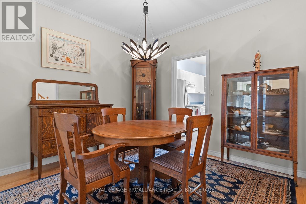 30 Yonge Street, Kingston (Central City West), Ontario  K7M 1E3 - Photo 11 - X12101704