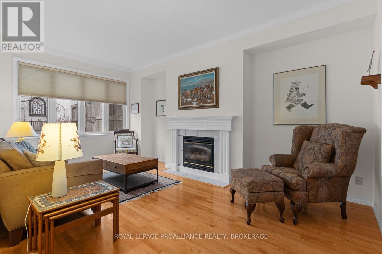 30 Yonge Street, Kingston (Central City West), Ontario  K7M 1E3 - Photo 12 - X12101704