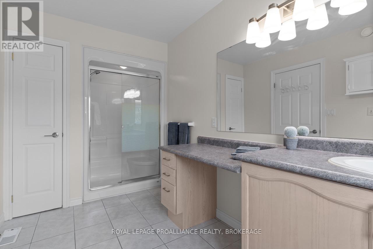 30 Yonge Street, Kingston (Central City West), Ontario  K7M 1E3 - Photo 19 - X12101704