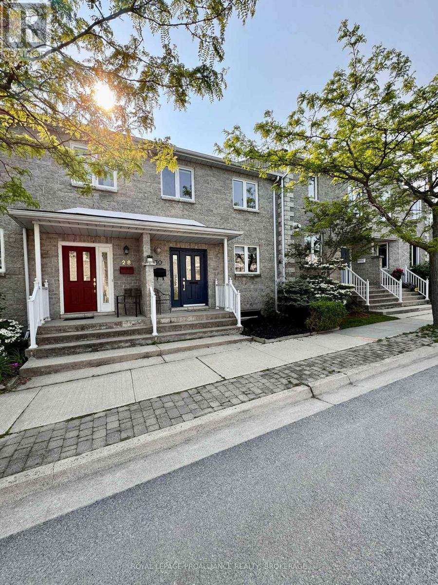 30 Yonge Street, Kingston (Central City West), Ontario  K7M 1E3 - Photo 2 - X12101704