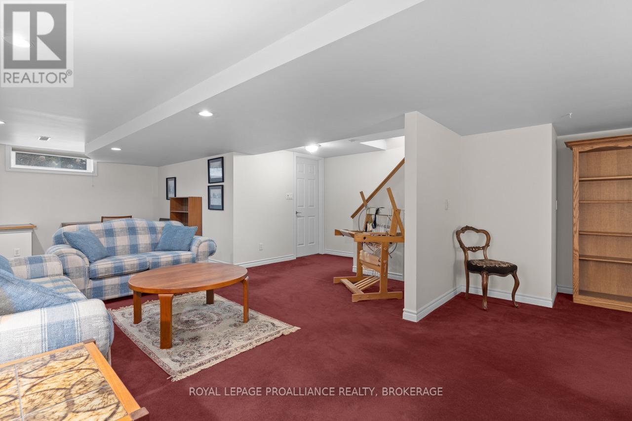 30 Yonge Street, Kingston (Central City West), Ontario  K7M 1E3 - Photo 24 - X12101704