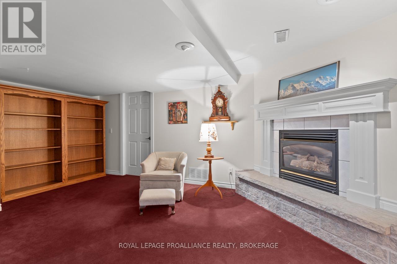 30 Yonge Street, Kingston (Central City West), Ontario  K7M 1E3 - Photo 25 - X12101704