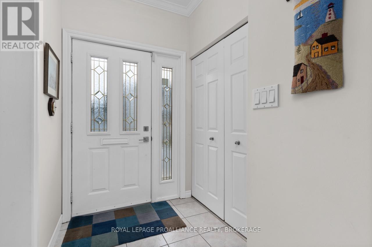30 Yonge Street, Kingston (Central City West), Ontario  K7M 1E3 - Photo 3 - X12101704