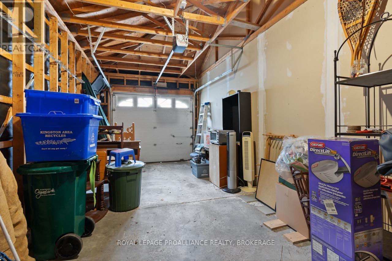 30 Yonge Street, Kingston (Central City West), Ontario  K7M 1E3 - Photo 31 - X12101704