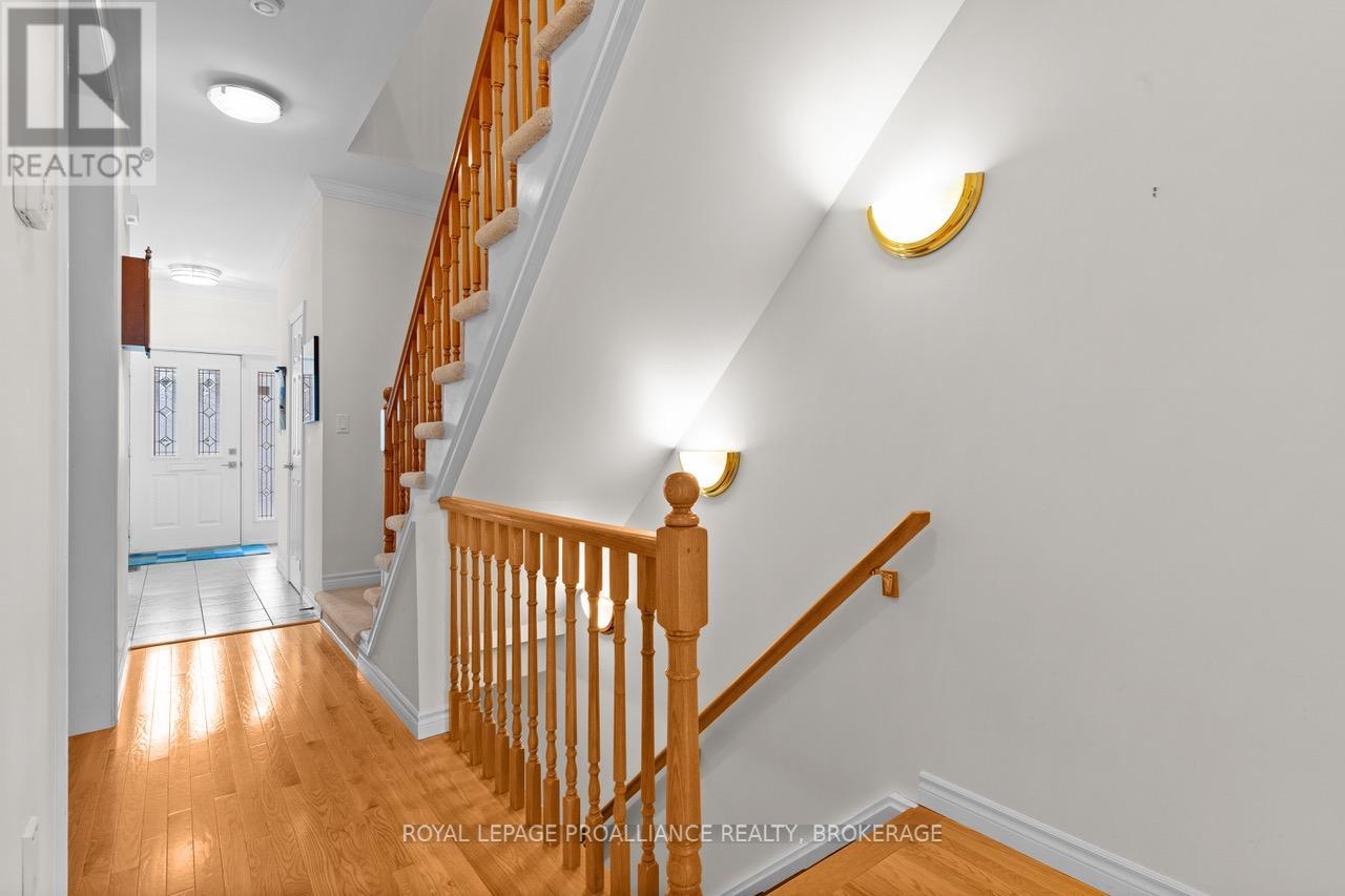 30 Yonge Street, Kingston (Central City West), Ontario  K7M 1E3 - Photo 5 - X12101704