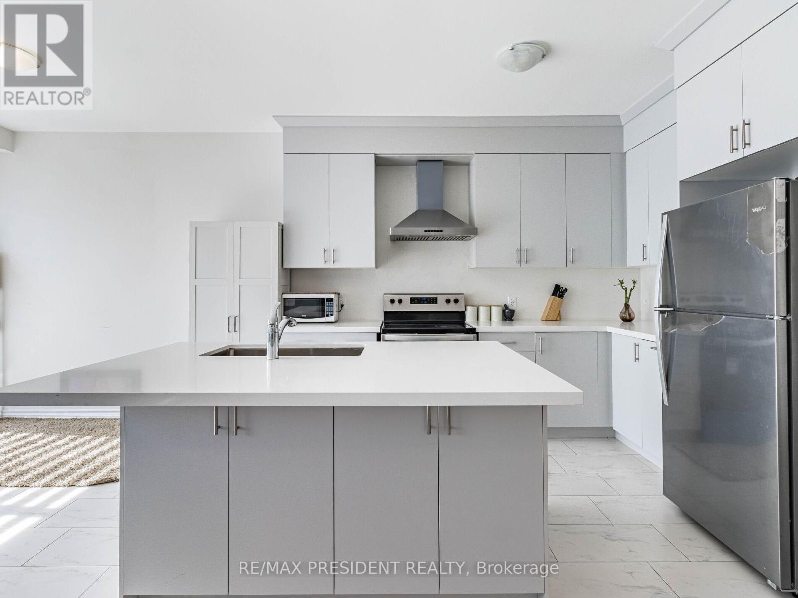 30 Camino Real Drive, Caledon, Ontario  L7C 4L9 - Photo 10 - W12101444