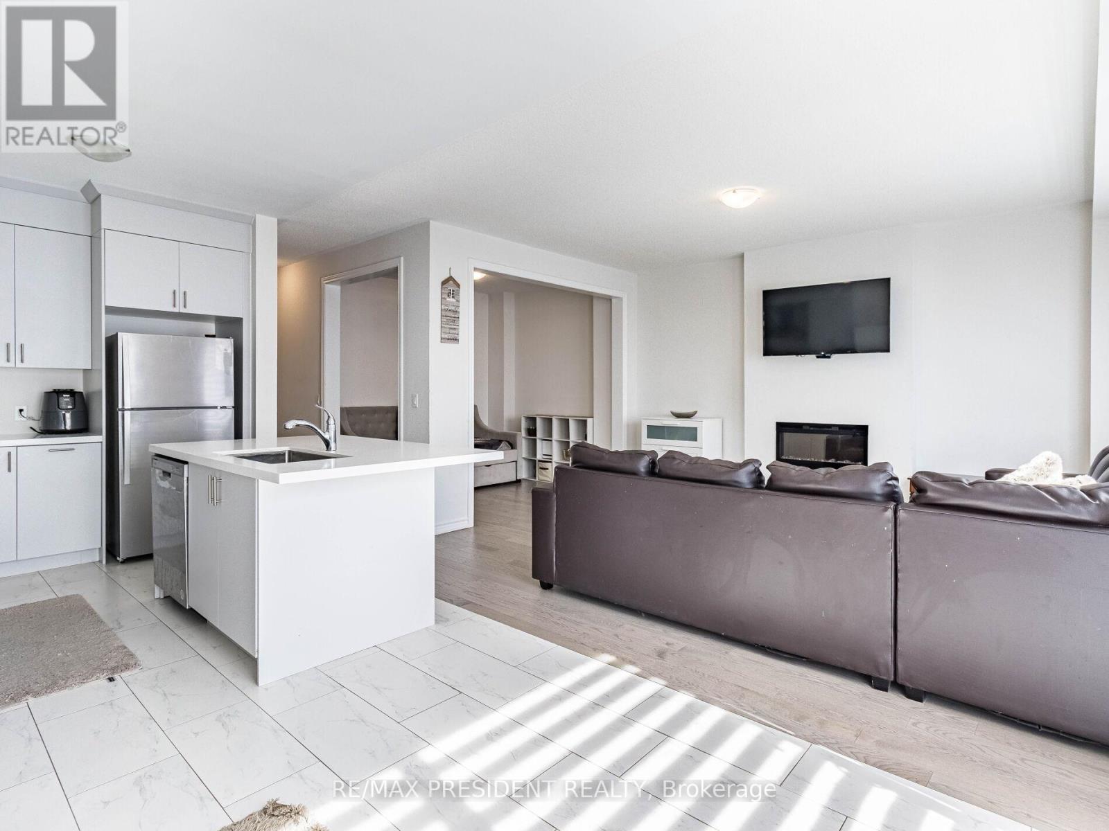 30 Camino Real Drive, Caledon, Ontario  L7C 4L9 - Photo 17 - W12101444