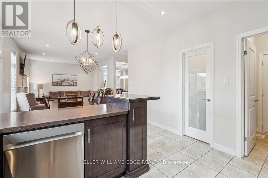 28 Greti Drive, Hamilton, Ontario  L9B 0C9 - Photo 16 - X12101442