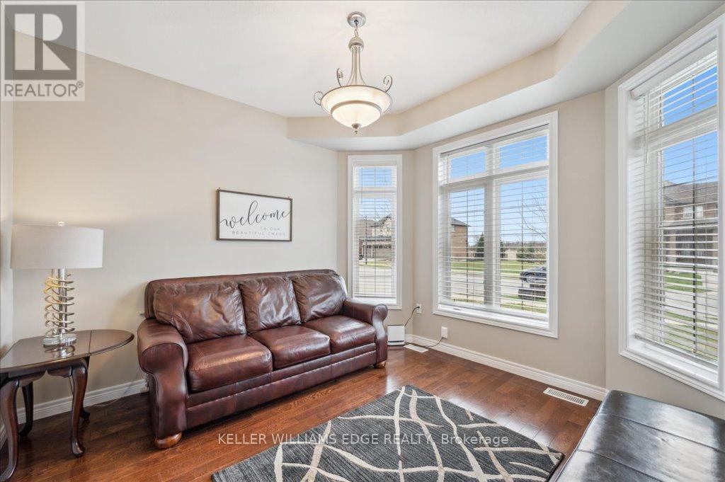 28 Greti Drive, Hamilton, Ontario  L9B 0C9 - Photo 7 - X12101442