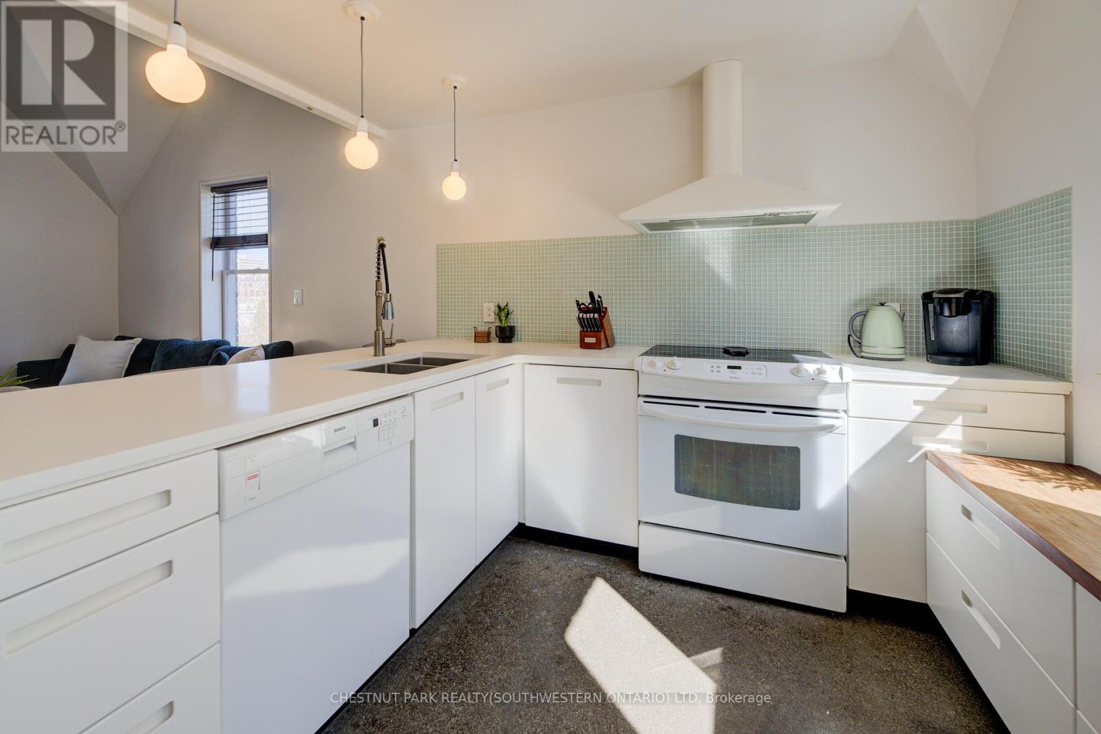 23 Richmond Avenue, Kitchener, Ontario  N2G 1Z1 - Photo 26 - X12101521
