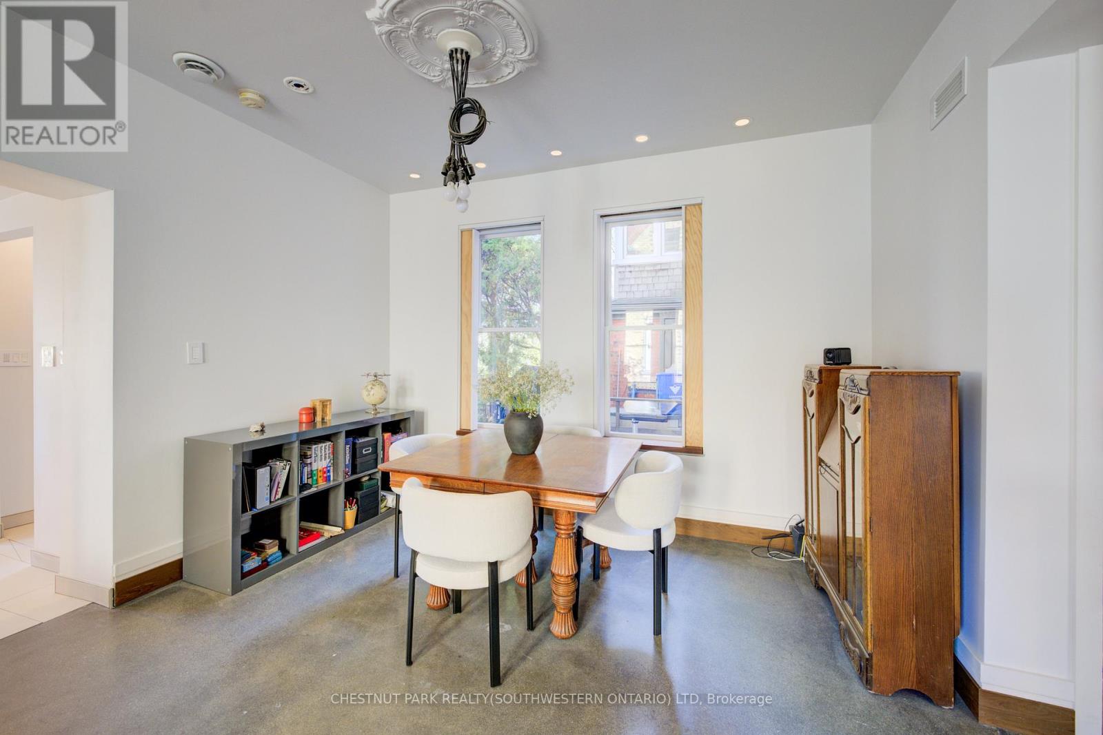 23 Richmond Avenue, Kitchener, Ontario  N2G 1Z1 - Photo 8 - X12101521