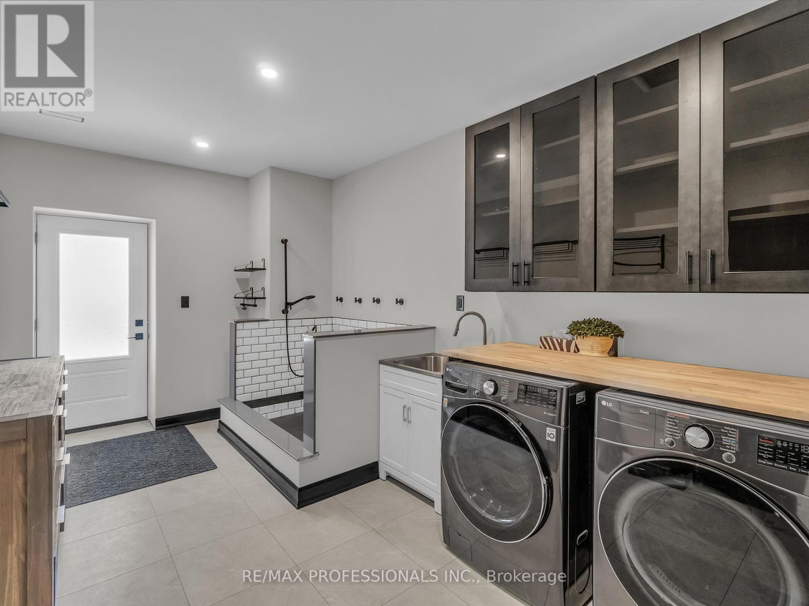 2320 Highway 117, Lake Of Bays, Ontario  P0B 1A0 - Photo 10 - X12101550