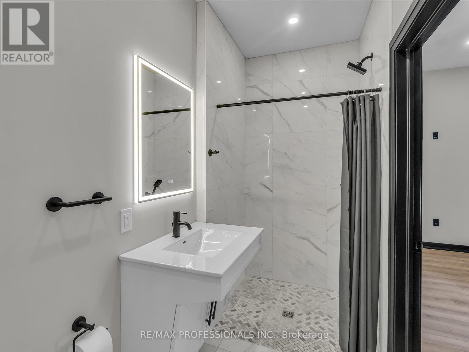 2320 Highway 117, Lake Of Bays, Ontario  P0B 1A0 - Photo 23 - X12101550