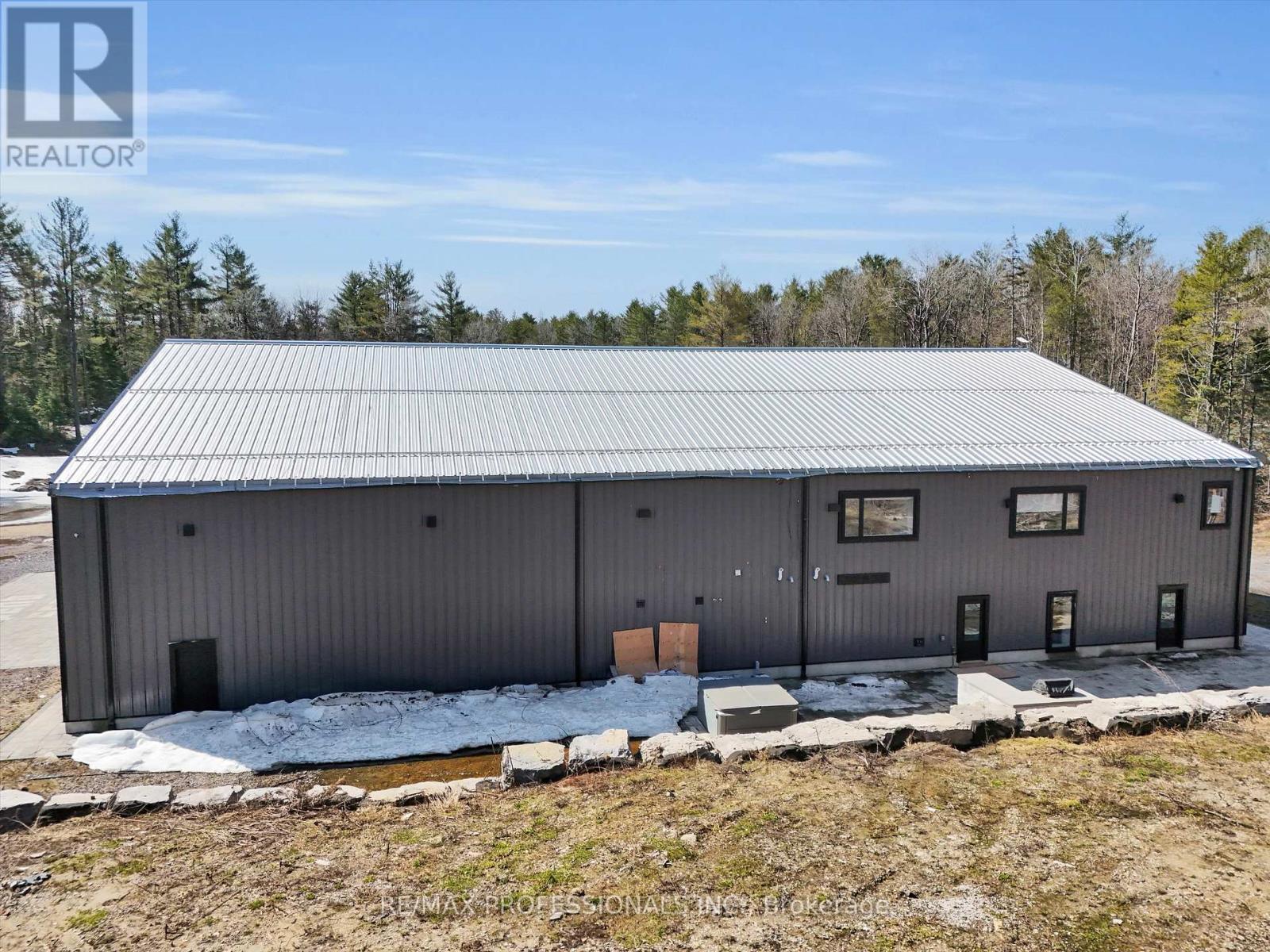 2320 Highway 117, Lake Of Bays, Ontario  P0B 1A0 - Photo 36 - X12101550