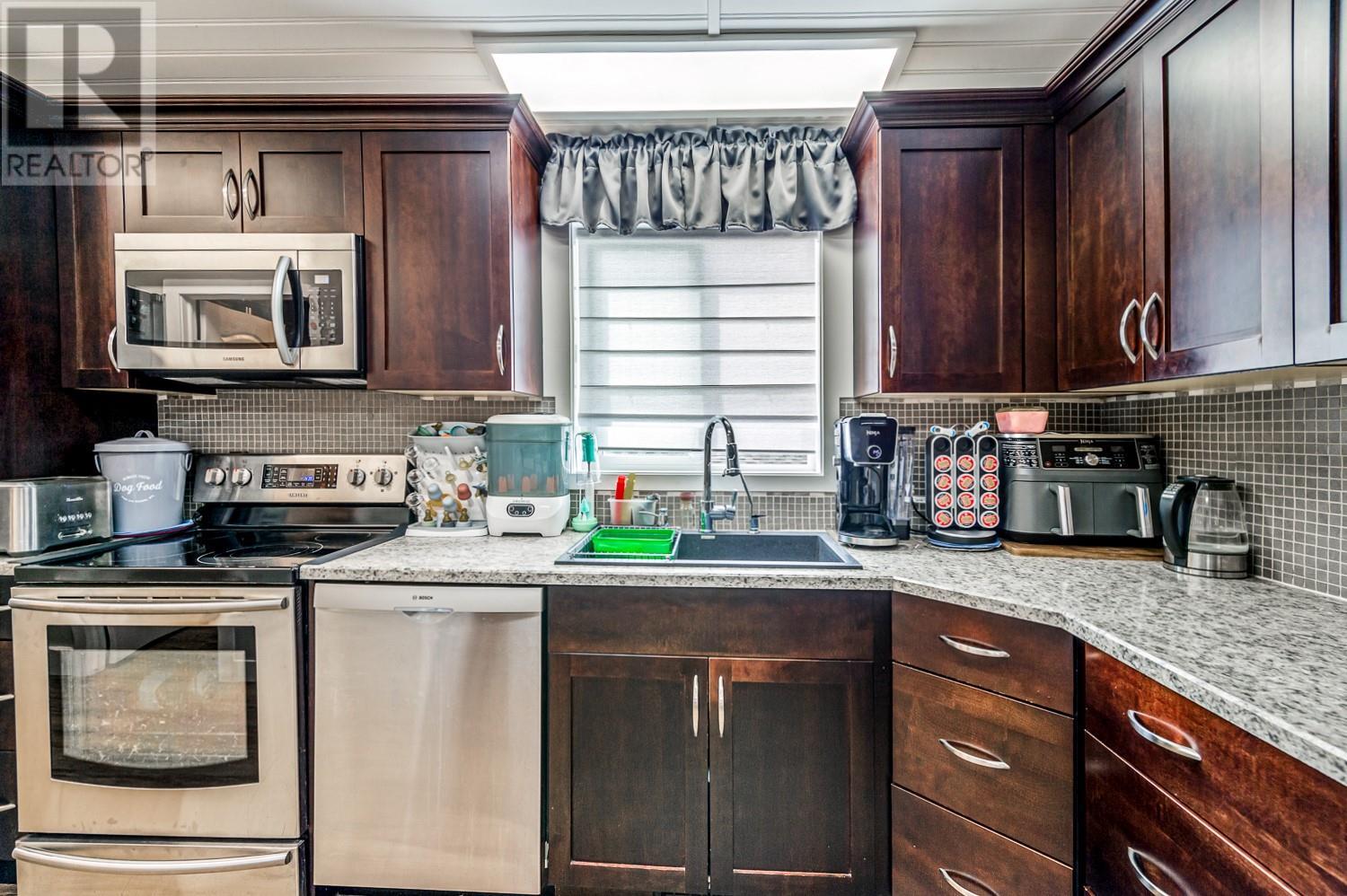 Property at 2550 Hollywood Road N Unit# 136 image 5