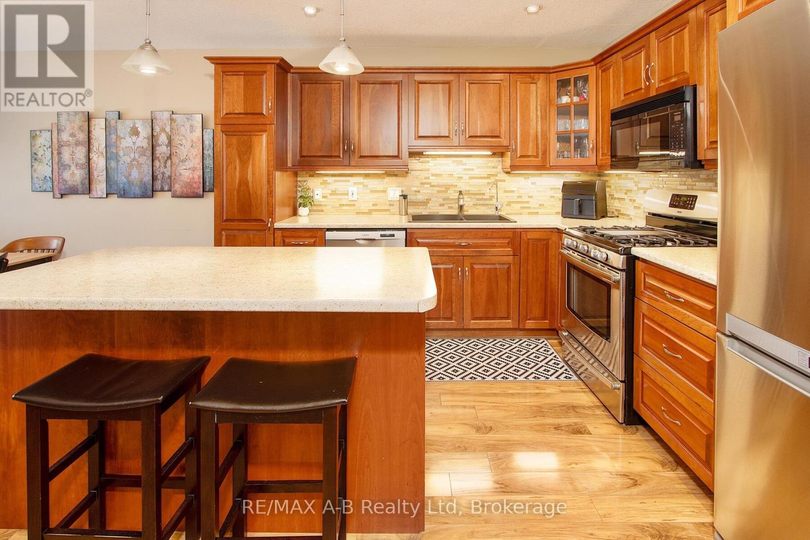 43 Abraham Drive, Stratford, Ontario  N5A 8A9 - Photo 10 - X12101623