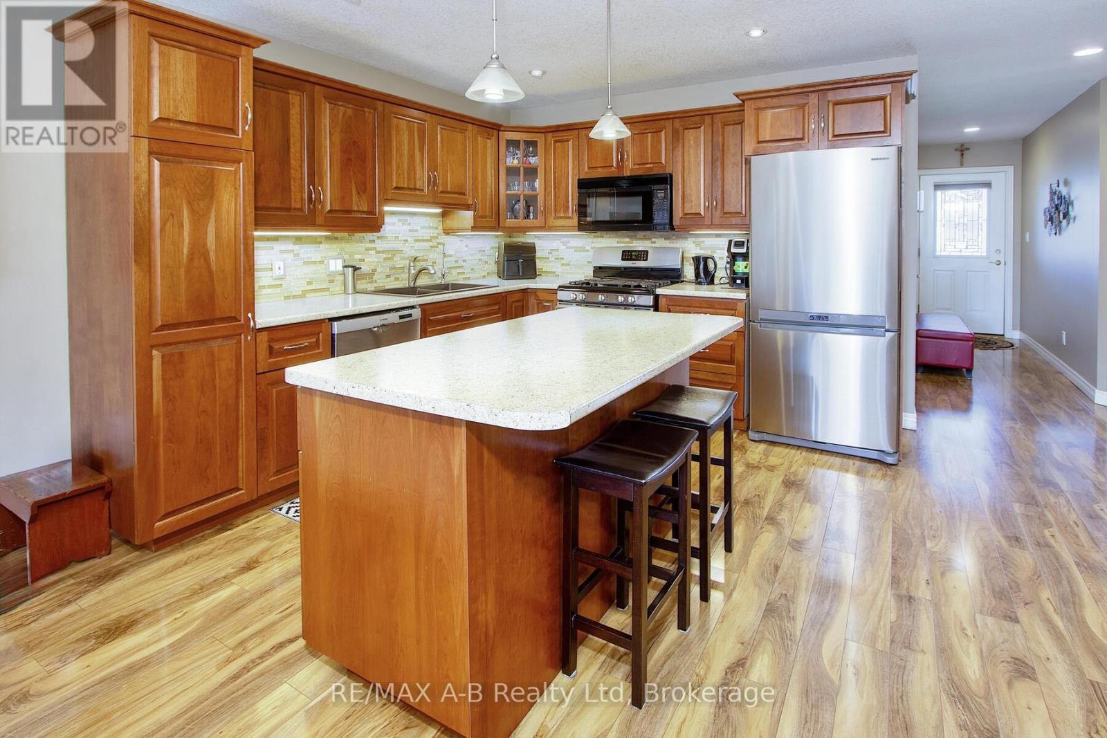 43 Abraham Drive, Stratford, Ontario  N5A 8A9 - Photo 11 - X12101623