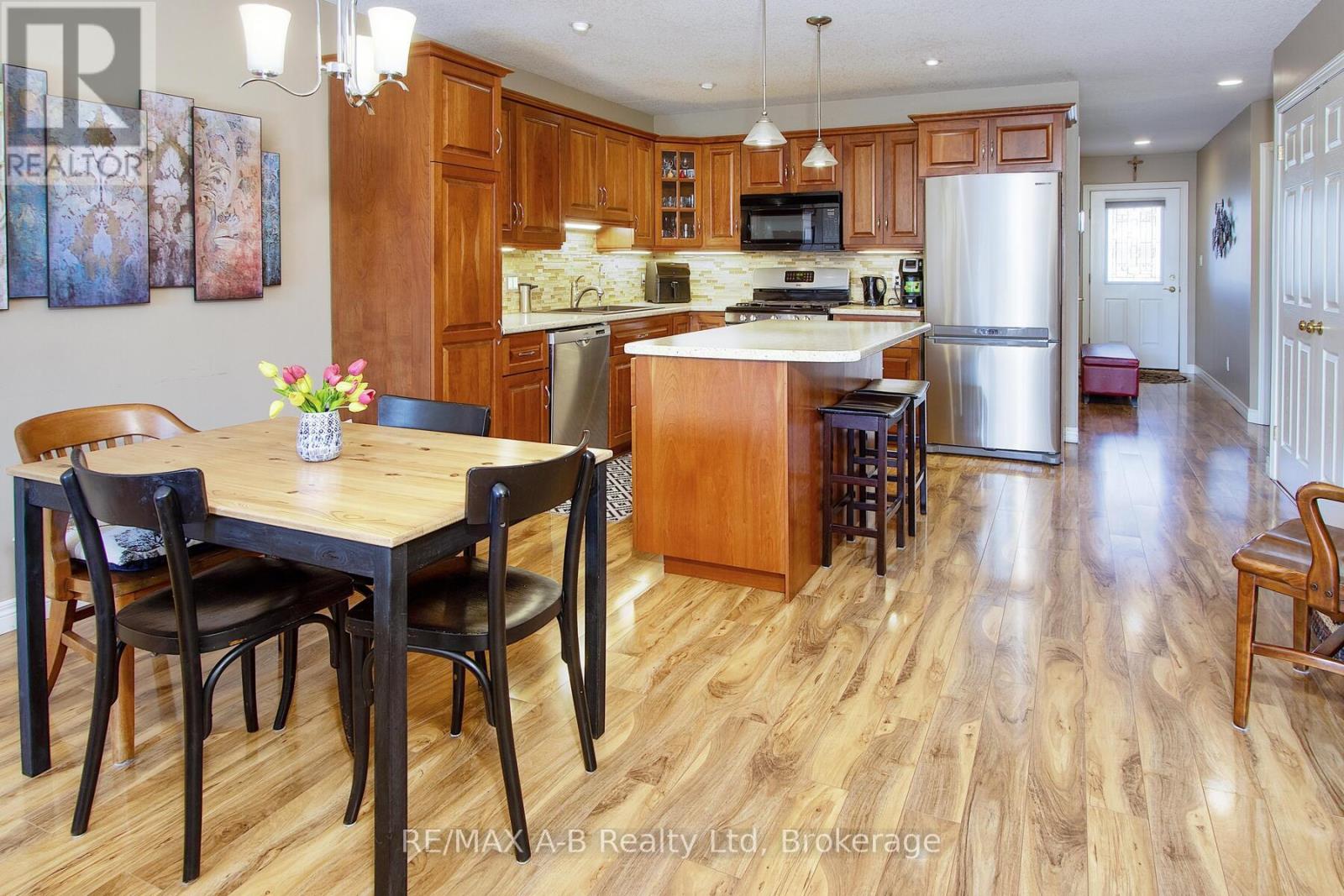 43 Abraham Drive, Stratford, Ontario  N5A 8A9 - Photo 15 - X12101623