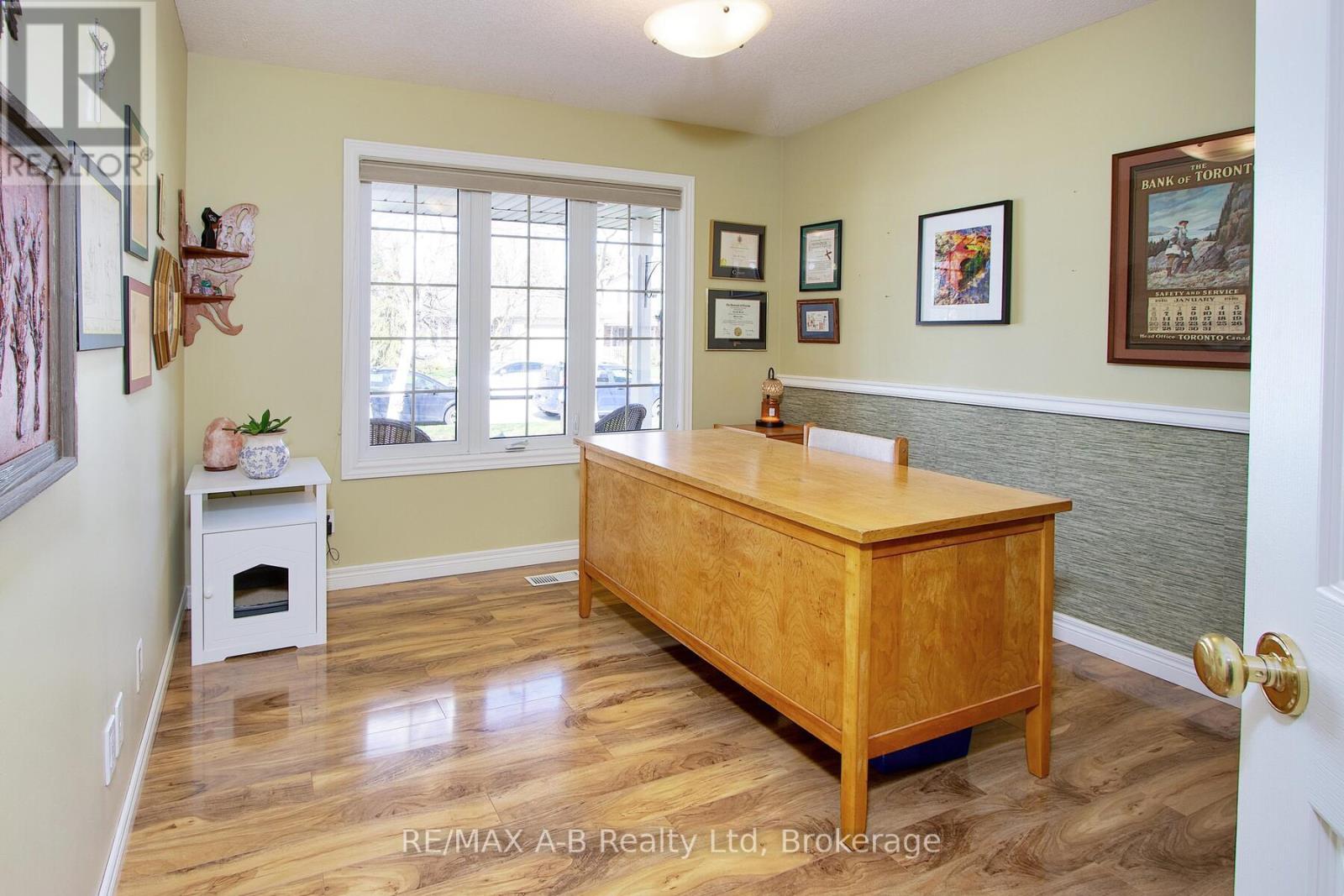 43 Abraham Drive, Stratford, Ontario  N5A 8A9 - Photo 16 - X12101623