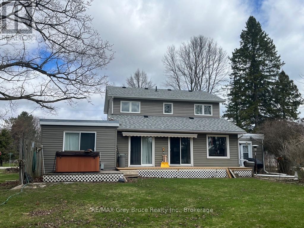868 16th Street W, Georgian Bluffs, Ontario  N4K 6V5 - Photo 2 - X12101668