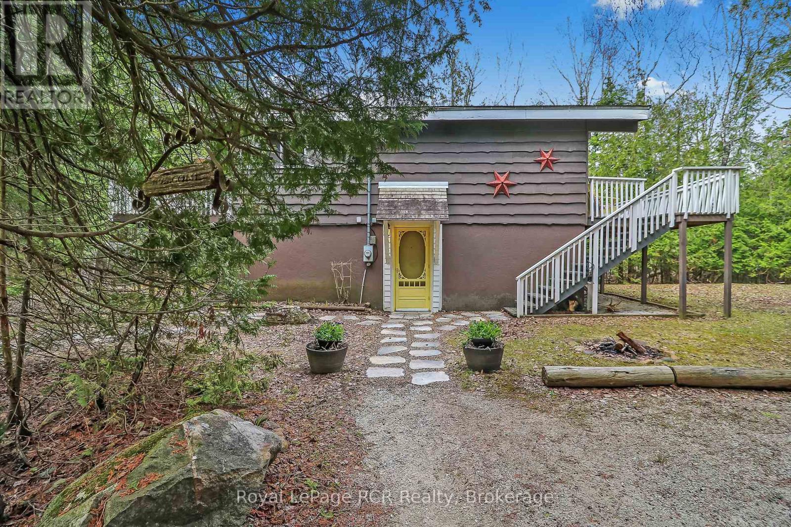 112 Cameron Street, Blue Mountains, Ontario  N0H 2P0 - Photo 3 - X12101669