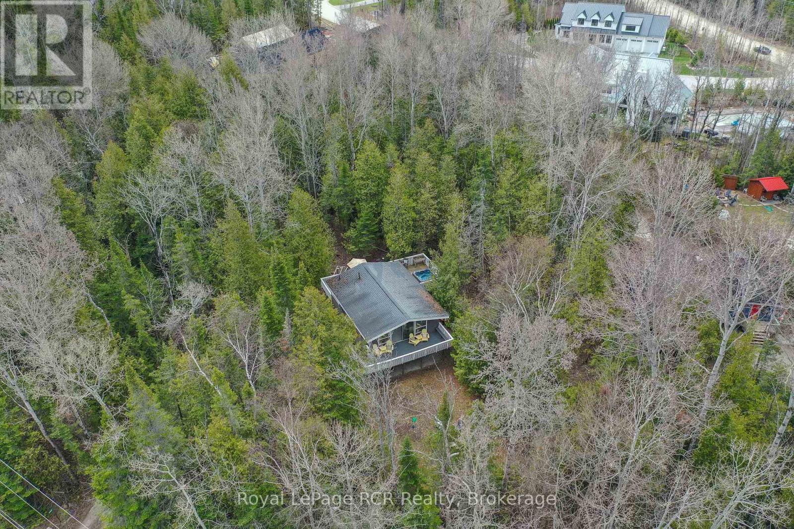 112 Cameron Street, Blue Mountains, Ontario  N0H 2P0 - Photo 38 - X12101669