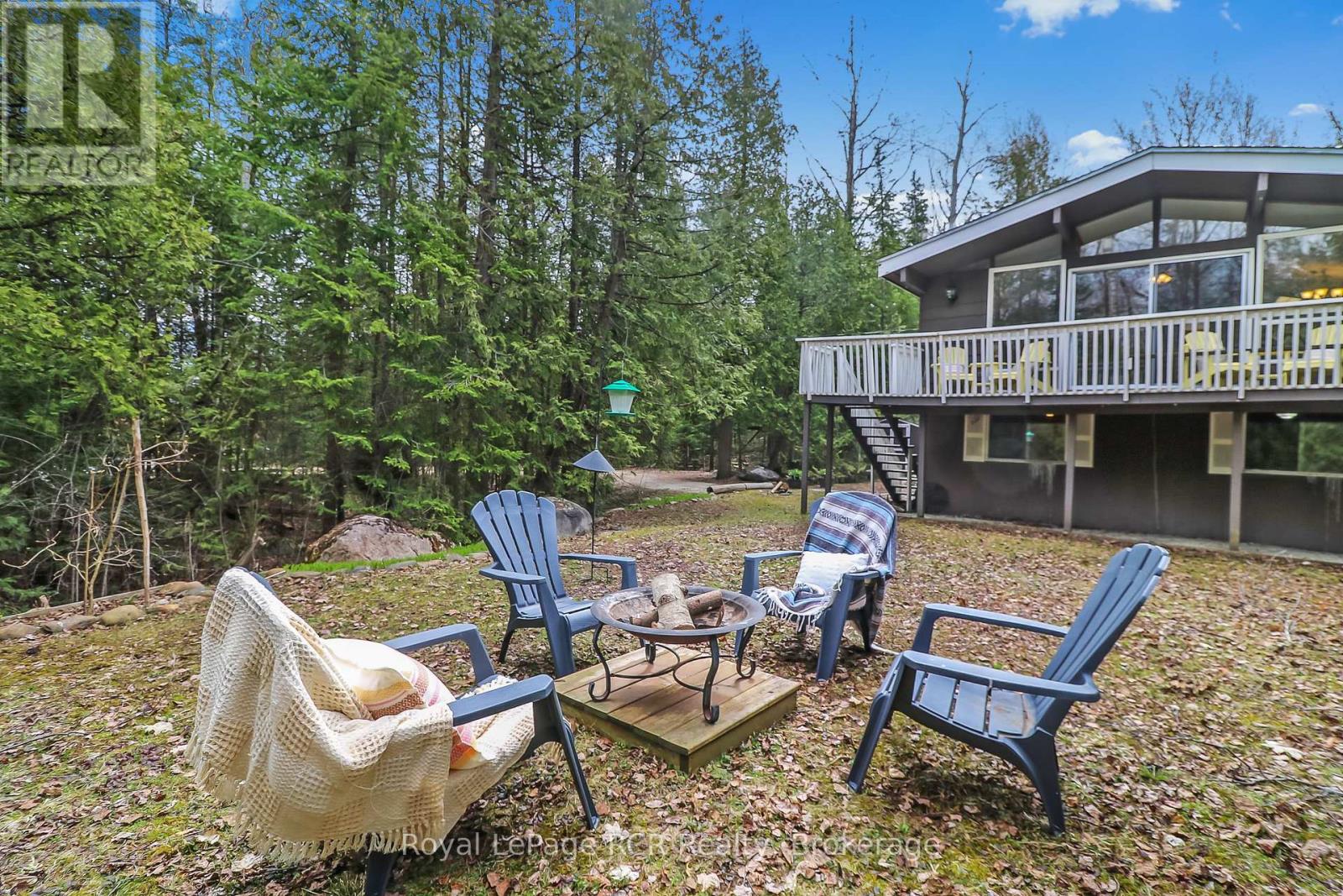 112 Cameron Street, Blue Mountains, Ontario  N0H 2P0 - Photo 8 - X12101669