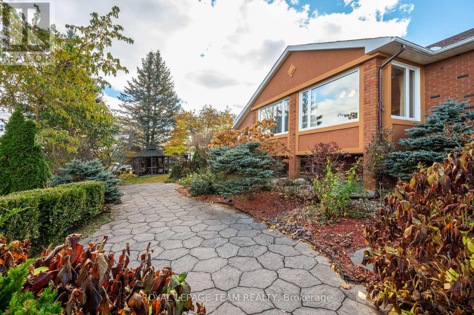 Property at 1100 MOFFATT DRIVE image 5