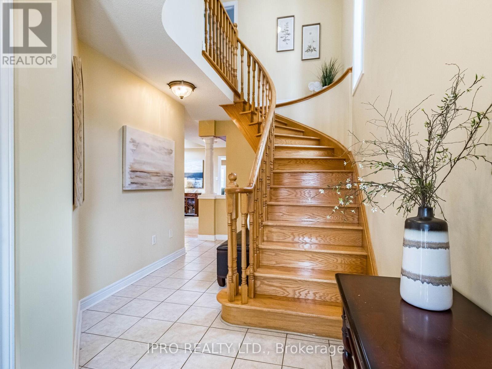 Property at 329 ELLWOOD DRIVE W image 3