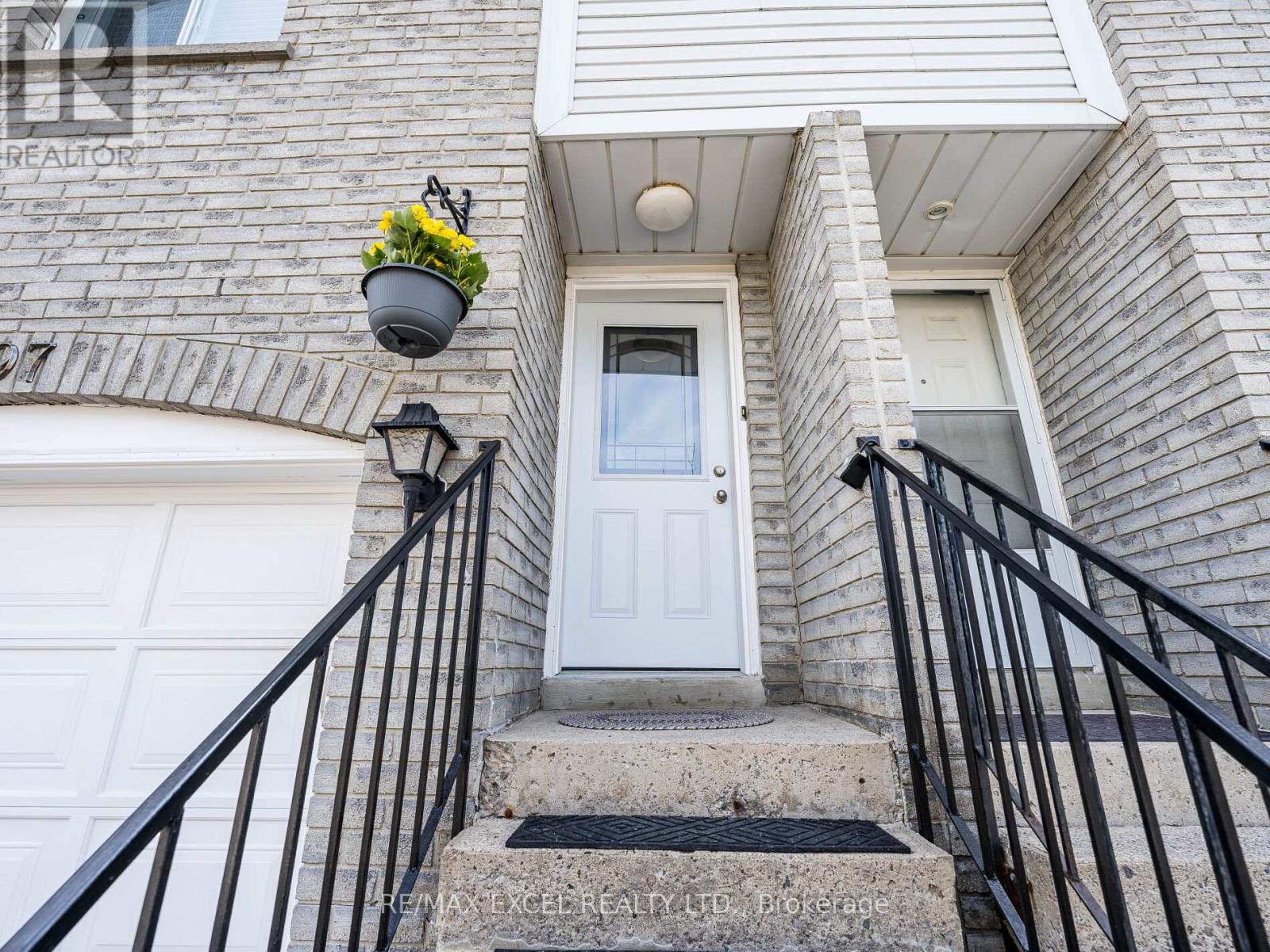 Property at 97 WILLIAM CURTIS CIRCLE image 2
