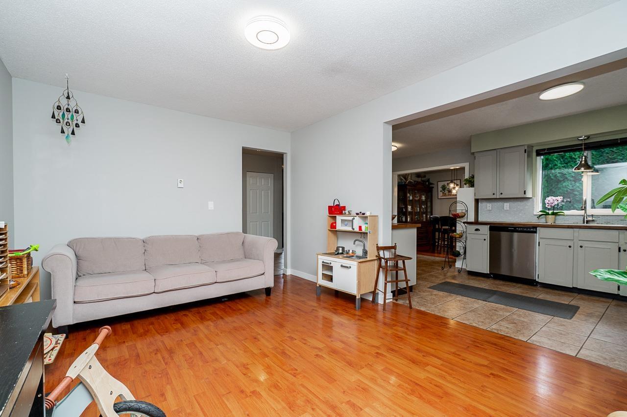 8159 132a Street, Surrey, British Columbia  V3W 8Y5 - Photo 7 - R2993632