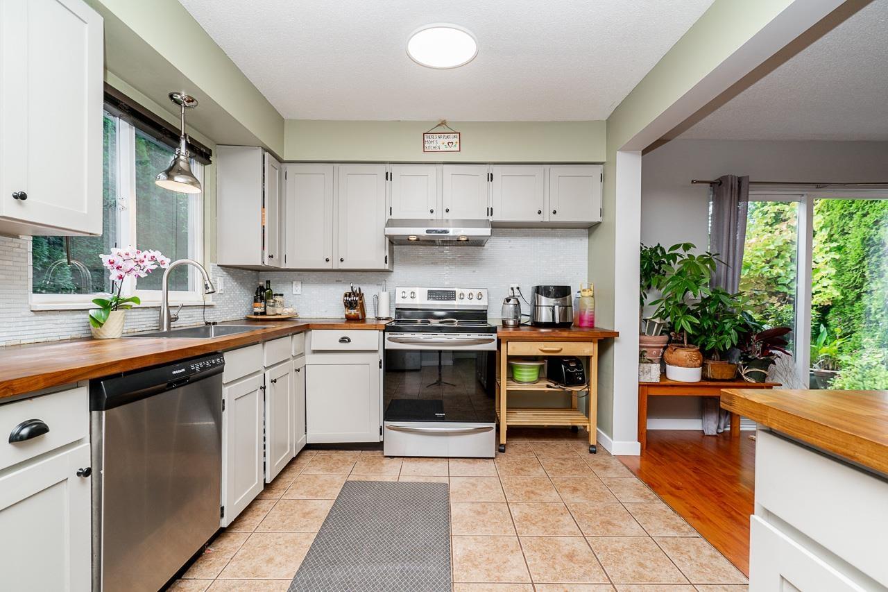 8159 132a Street, Surrey, British Columbia  V3W 8Y5 - Photo 10 - R2993632