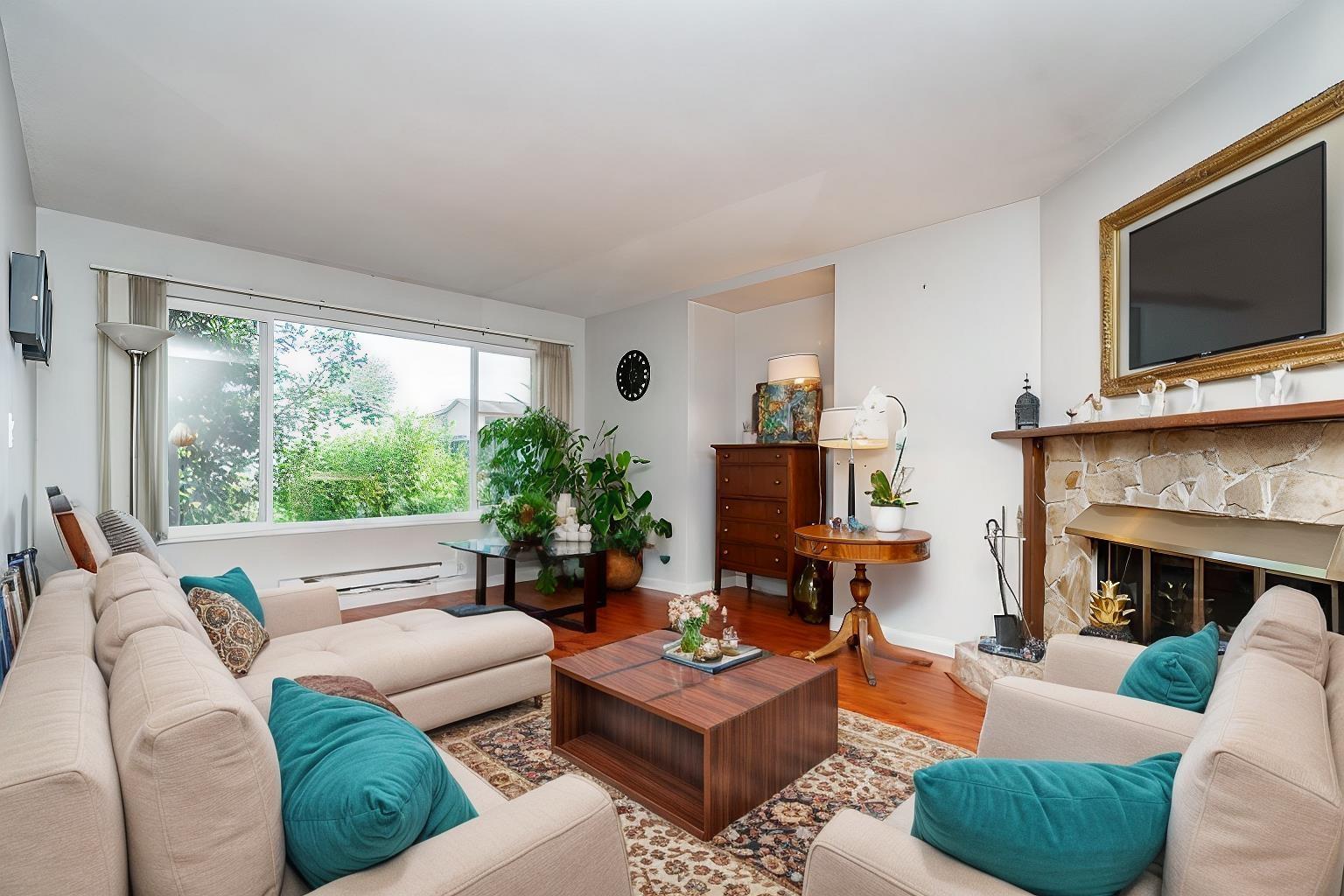 8159 132a Street, Surrey, British Columbia  V3W 8Y5 - Photo 3 - R2993632