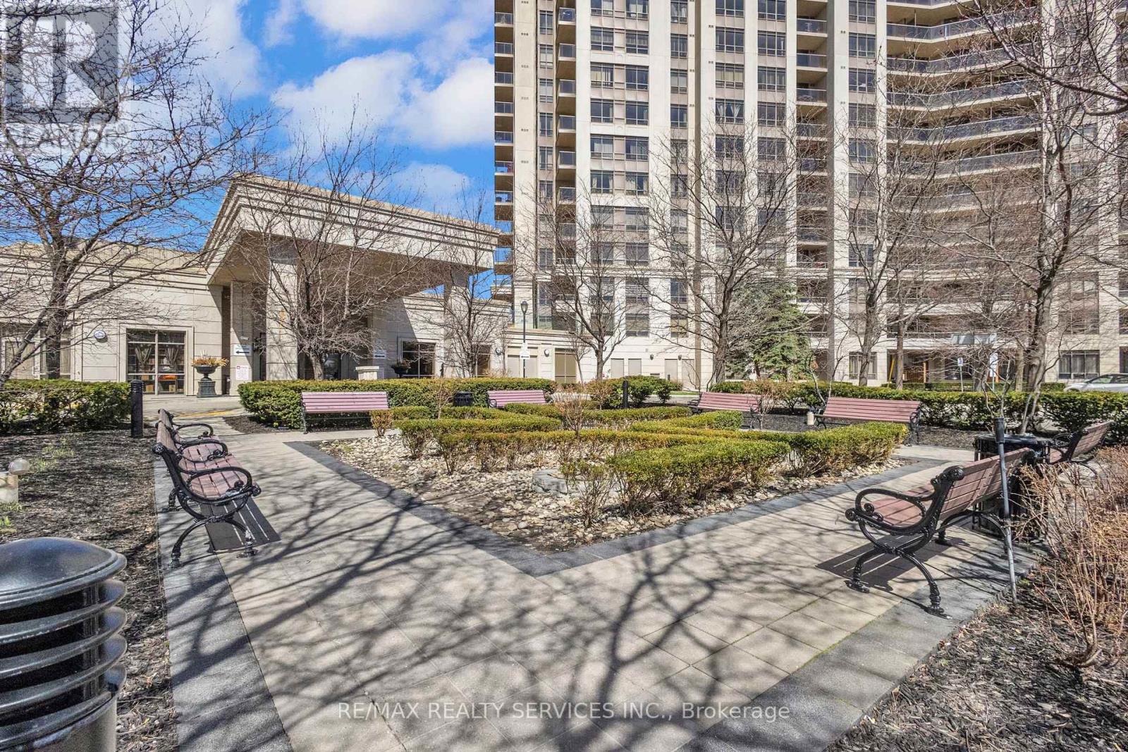 Property at 1027 - 700 HUMBERWOOD BOULEVARD image 3
