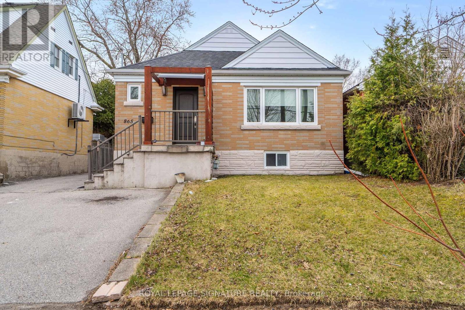 Bsmt - 865 Glencairn Avenue, Toronto, Ontario  M6B 2A4 - Photo 8 - W12101627