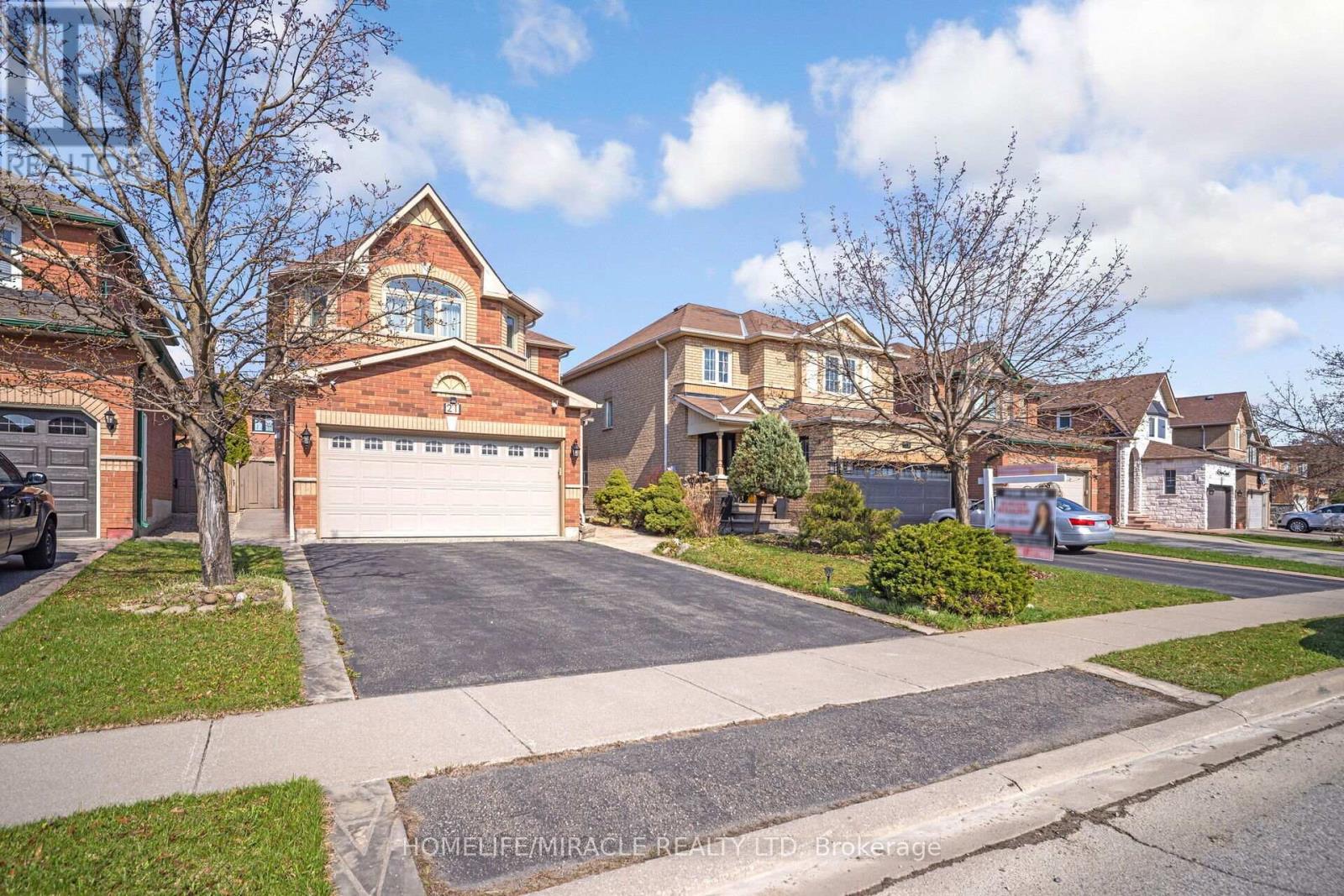 Property at 21 NATIONAL CRESCENT image 2