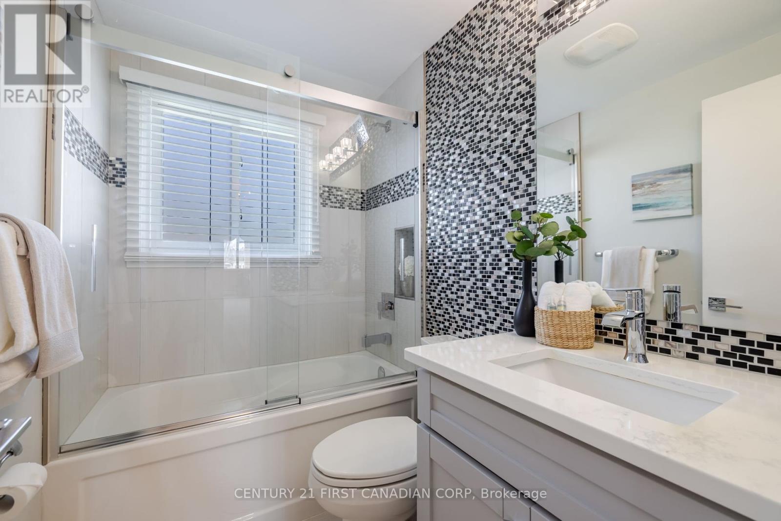 758 Cheapside Street, London East (East C), Ontario  N5Y 3Y8 - Photo 15 - X12101808