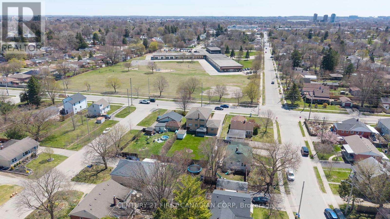758 Cheapside Street, London East (East C), Ontario  N5Y 3Y8 - Photo 49 - X12101808
