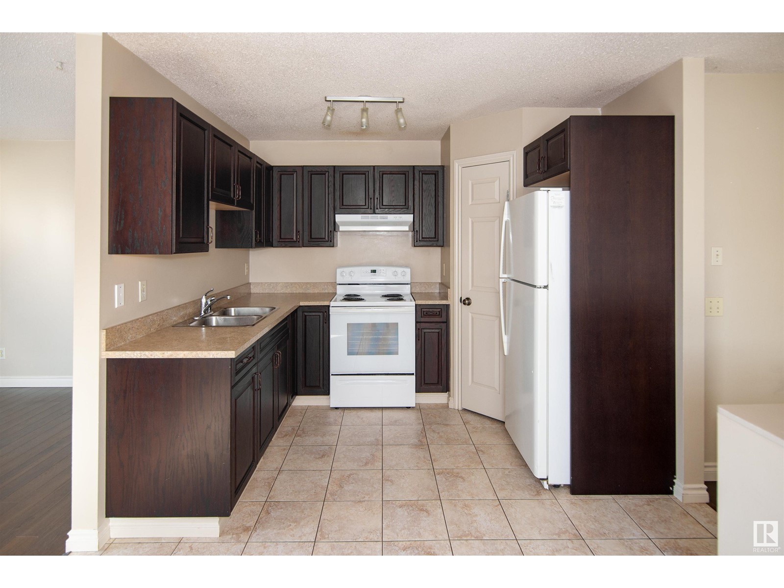 4001 46 St, Bonnyville Town, Alberta  T9N 1R2 - Photo 3 - E4432513